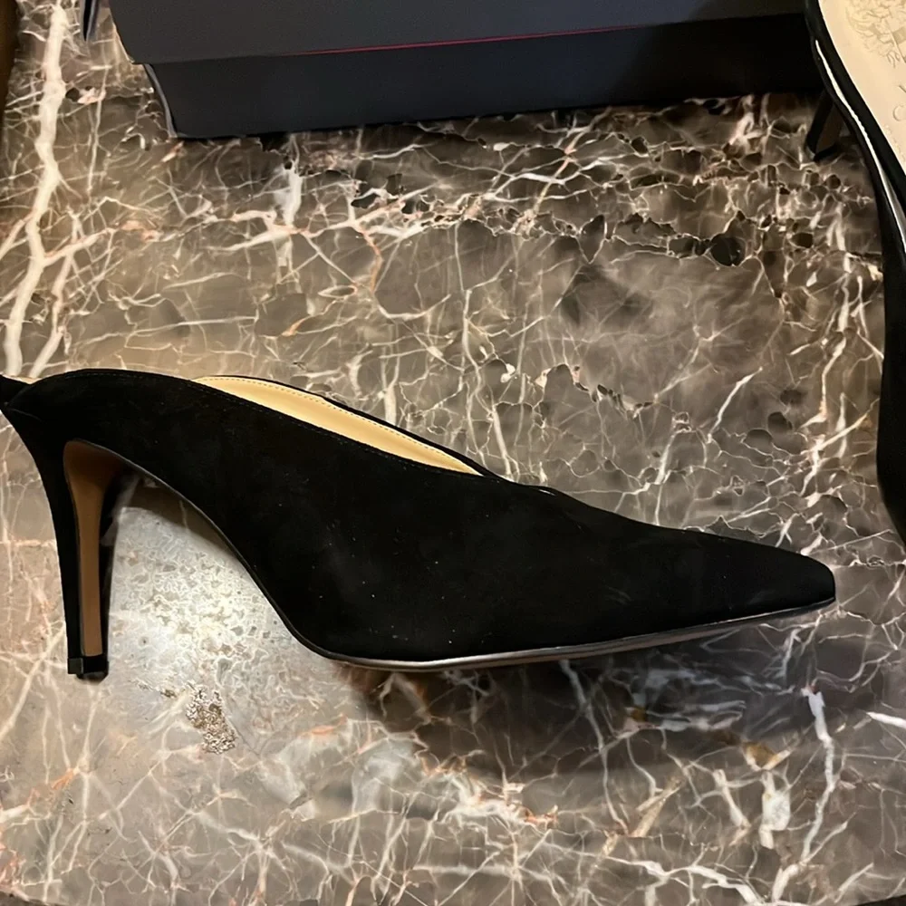 Vince Camino black velvet heels size 9.5 - Picture 2 of 3